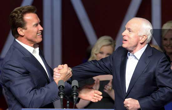 Arnold Schwarzenegger respalda a McCain