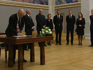 Ver v&iacute;deo  'Scotland Yard investiga las posibles conexiones de Breivik con grupos de extrema derecha'