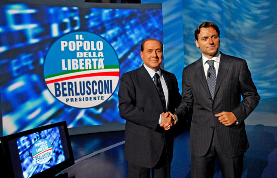 Italia abre sus colegios electorales