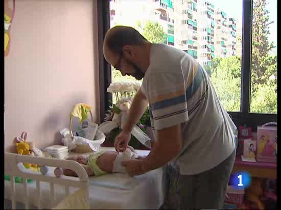 A partir de 2011 los padres podr&aacute;n pedir y disfrutar un permiso de paternidad de cuatro semanas