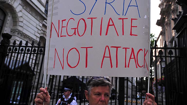 La comunidad internacional frena el ataque a Siria