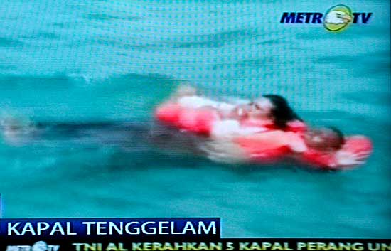 Al menos 26 muertos en Indonesia al hundirse un transbordador