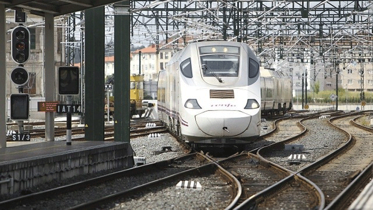 La comisión ferroviaria de Fomento realizará un informe del sector en un plazo de seis meses