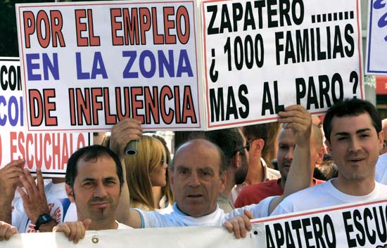 Se suceden las manifestaciones a favor y en contra de la central nuclear de Garo�a