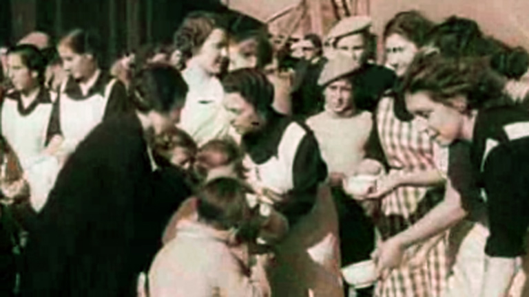 Paisajes de la Historia - La Secci&oacute;n Femenina