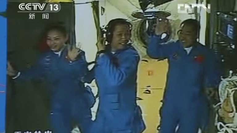 China lanza una nueva misión tripulada al espacio con una mujer a bordo