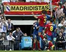El segundo gol de los azulgrana ha sido una jugada de estrategia del equipo. Una falta botada por Xavi, que Puyol ha rematado ante Casillas.