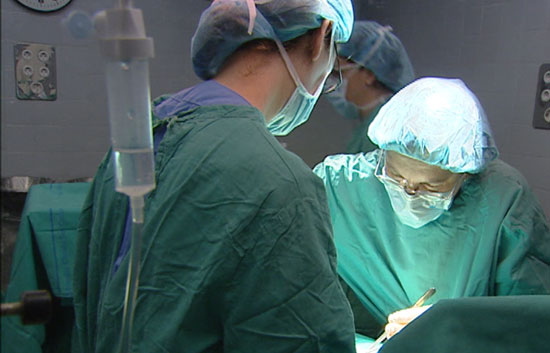 30 horas ha durado el trasplante de cara que han realizado en el Hospital Virgen del Roc&iacute;o de Sevilla