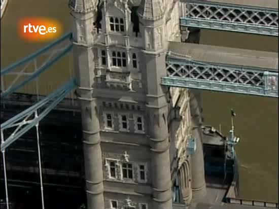 Seis heridos al caer uno de los ascensores del Puente de la Torre de Londres