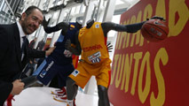 Ir al Video&nbsp;La selecci&oacute;n de baloncesto presenta su nueva equipaci&oacute;n
