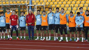 Ver v&iacute;deo  'La selecci&oacute;n guarda un minuto de silencio por Miki Roqu&eacute;'