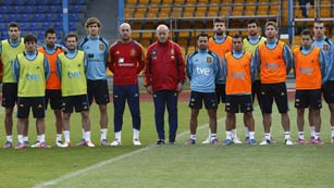 Ver v&iacute;deo  'La selecci&oacute;n guarda un minuto de silencio por Preciado'