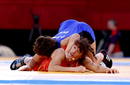 La espa&ntilde;ola Maider Unda lucha con la b&uacute;lgara Stanka Zlateva Hristova en la semifinal de lucha libre 72 kg.