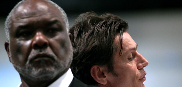 S&eacute;neca (Willard White) en primer plano y tras &eacute;l el director Krzysztof Warlikowsk