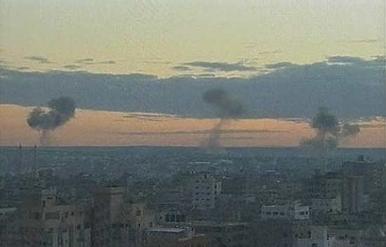 S&eacute;ptima noche de bombardeos en Gaza