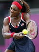 La tenista estadounidense Serena Williams durante el partido que ha disputado contra la danesa Caroline Wozniacki en la sexta jornada del torneo de tenis ol&iacute;mpico.