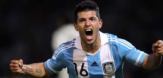 Sergio Ag&uuml;ero, jugador de la selecci&oacute;n Argentina festeja su gol ante Costa Rica en la Copa Am&eacute;rica.