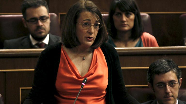 El PSOE echa en cara al Gobierno las cr&iacute;ticas de Aznar y los barones y Santamar&iacute;a le recuerda su crisis interna