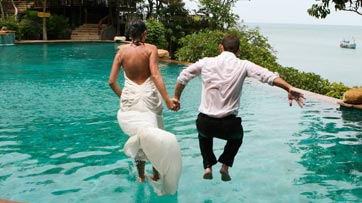 Sesi&oacute;n fotogr&aacute;fica post-boda: "Trash the dress"