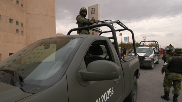 SICARIOS DISPARAN CONTRA HOSPITAL DONDE ERAN ATENDIDOS DOS HERIDOS DE BALA