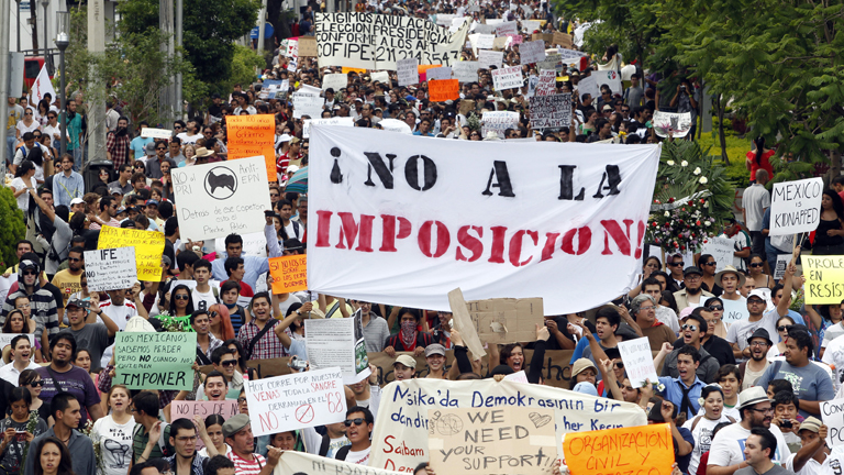 Sigue el escrutinio electoral en México en medio de las protestas por compra de votos