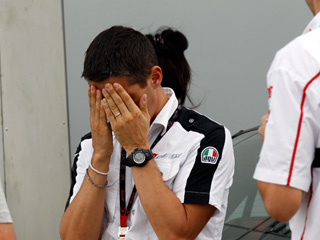 Ver v&iacute;deo  'Simoncelli fallece en un accidente en el GP de Malasia'