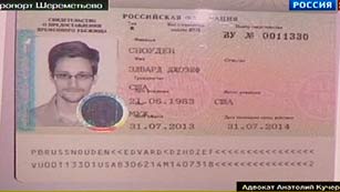 Ver vídeo  'Snowden recibe el asilo de Rusia y deja el aeropuerto tras más de un mes atrapado'