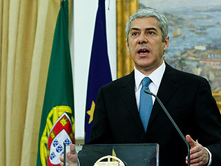 Ver v&iacute;deo  'S&oacute;crates anuncia que ha pedido activar el rescate financiero de Portugal a la Uni&oacute;n Europea'