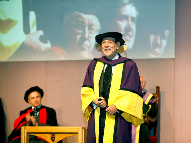 Javier Solana investido doctor Honoris Causa por la London School of Economics