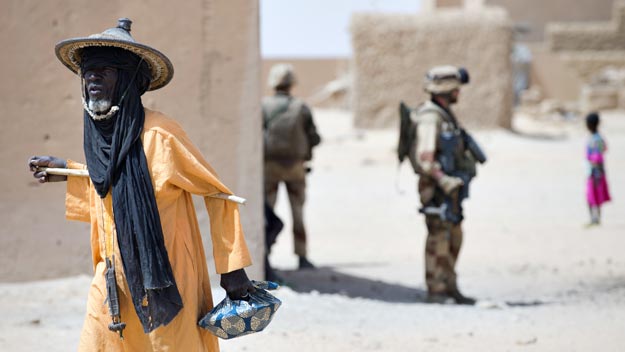 Soldados franceses en la localidad de Amakouladji, al norte de Gao, en Mali