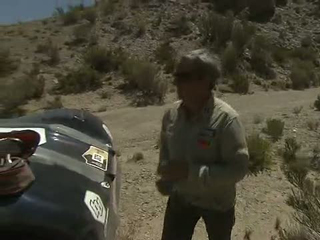 Ver v&iacute;deo  'La solidaridad en carrera, esa regla no escrita en el Dakar'