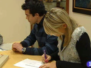 Ver v&iacute;deo  'S&oacute;lo quienes ganen menos podr&aacute;n desgravarse por las hipotecas a partir de 2011'
