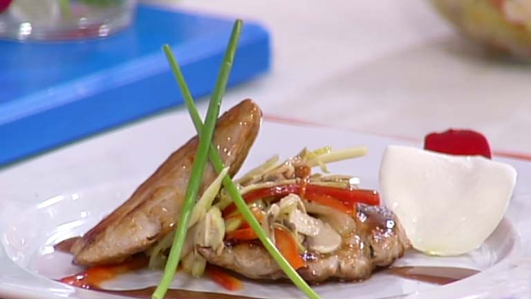 Solomillo de cerdo con ensalada de alcachofas