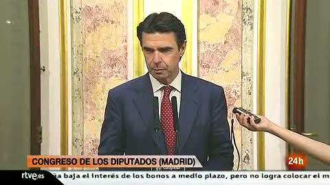 Ver v&iacute;deo  'Soria anuncia que la luz subir&aacute; el pr&oacute;ximo 1 de abril para cumplir con el auto del Supremo'
