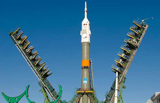 Lanzan la nave Soyuz hacia la Estaci&oacute;n Espacial Internacional con tres astronautas