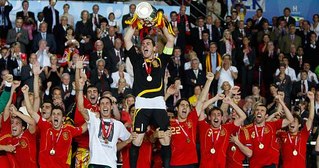 La selecci&oacute;n espa&ntilde;ola ingresa en el selecto club de los n&uacute;meros uno de la FIFA.