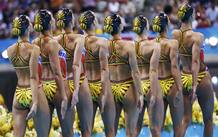 Con un bañador con motivos dorados, las españolas han causado sensación. Con un bañador con motivos dorados, las españolas han causado sensación.