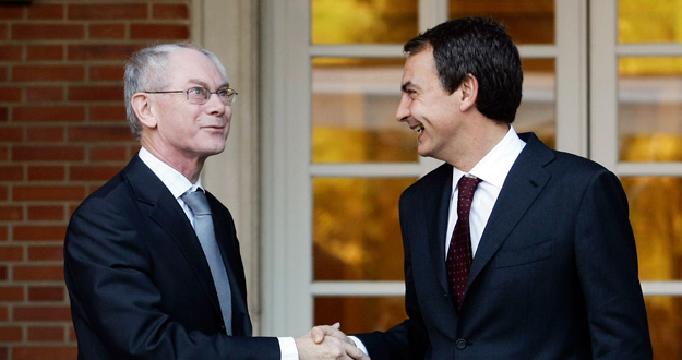 Zapatero recibe a Van Rompuy en el Palacio de la Moncloa.