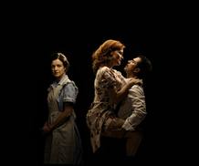 Foto para el cartel de La señorita Julia, con Mireia Aixalà, Cristina Genebat y Julio Manrique Foto para el cartel de La señorita Julia, con Mireia Aixalà, Cristina Genebat y Julio Manrique