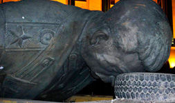 Stalin se queda sin estatua en su ciudad natal