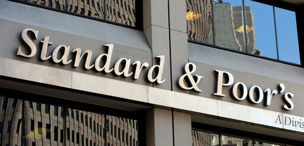 Standard & Poor's rebaja la calificaci&oacute;n de diez bancos espa&ntilde;oles