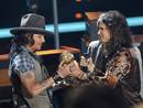 Steven Tyler entreg&oacute; el premio MTV Generation a Johnny Depp