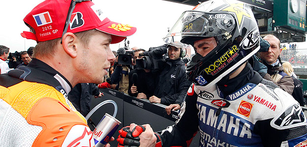 Stoner felicita a Lorenzo por su victoria en Le Mans.