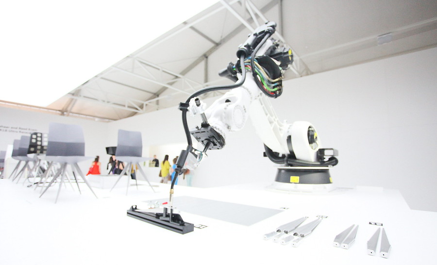 <strong>El robot que fabrica sillas</strong>