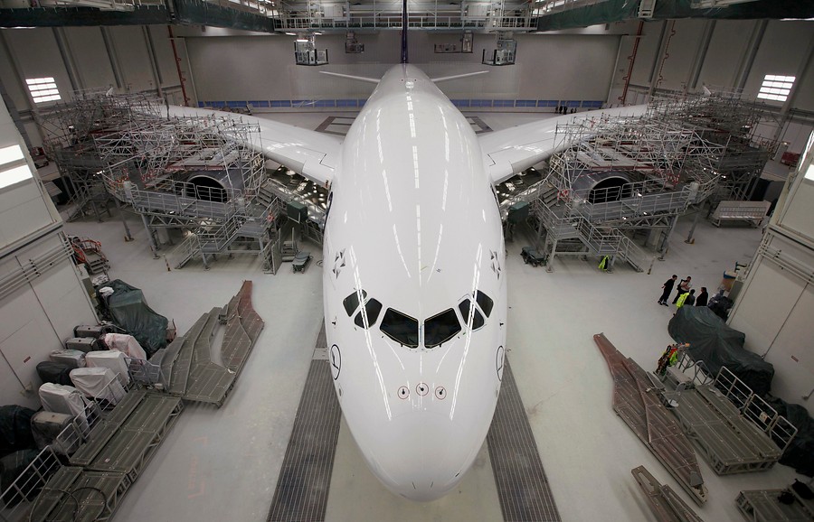 <strong>En el taller de chapa y pintura de los Airbus</strong>