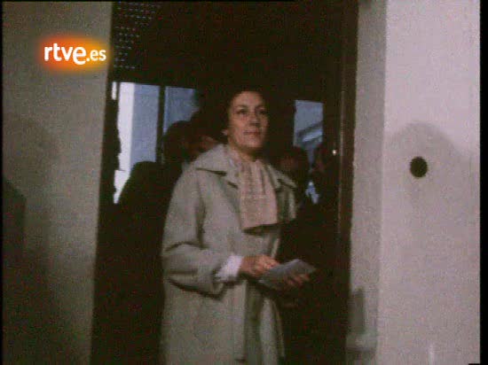 Adolfo Su&aacute;rez vota en el refer&eacute;ndum constitucional de 1978