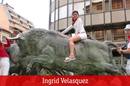 4&ordm; encierro... montada encima de un toro