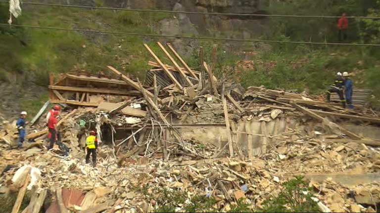 Una explosi&oacute;n de gas destruye un caser&iacute;o 