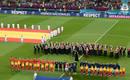Suenan los himnos en el Ol&iacute;mpico de Kiev