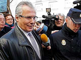 Ver vídeo  'El Supremo sentará a Garzón en el banquillo por las escuchas a los cabecillas de Gürtel en prisión'